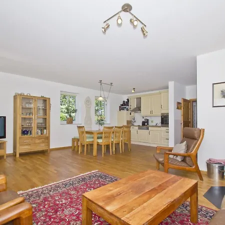 Ostseehaus Lea Doppelhaushaelfte Holiday home Wiek auf Ruegen